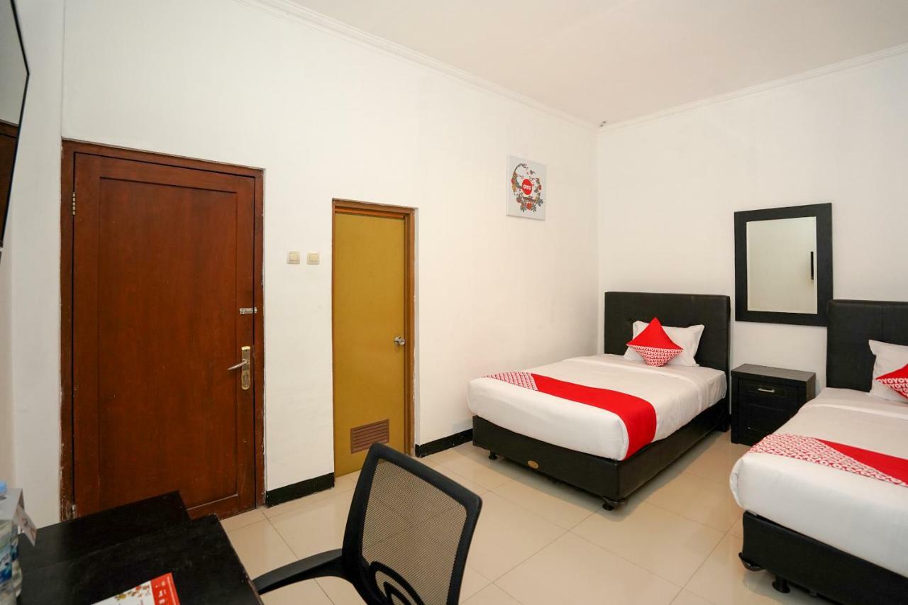 Oyo 969 Penginapan Darma I Hotel Surabaya Exterior photo