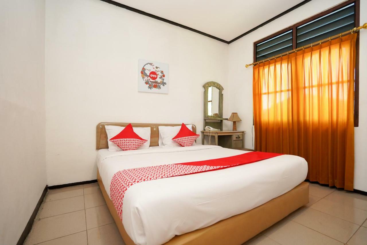 Oyo 969 Penginapan Darma I Hotel Surabaya Exterior photo