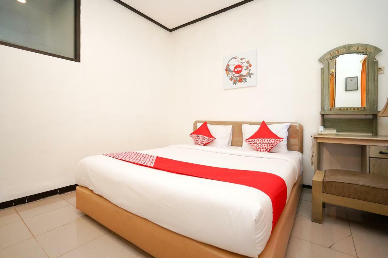 Oyo 969 Penginapan Darma I Hotel Surabaya Exterior photo